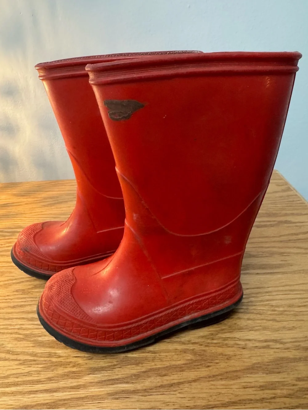 Adorable Kids Childs Red Rain Boots - Size 7